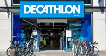 Decathlon Filiale in Deutschland, ein Treffpunkt für Sportler und Outdoor-Fans. (Foto: AdobeStock 443700245 Björn Wylezich)