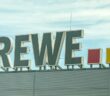 Die Rewe Group – Ein Wegbereiter für nachhaltigen Handel und gemeinsames Wachstum. (Foto: AdobeStock 592782226-Annabell Gsödl)